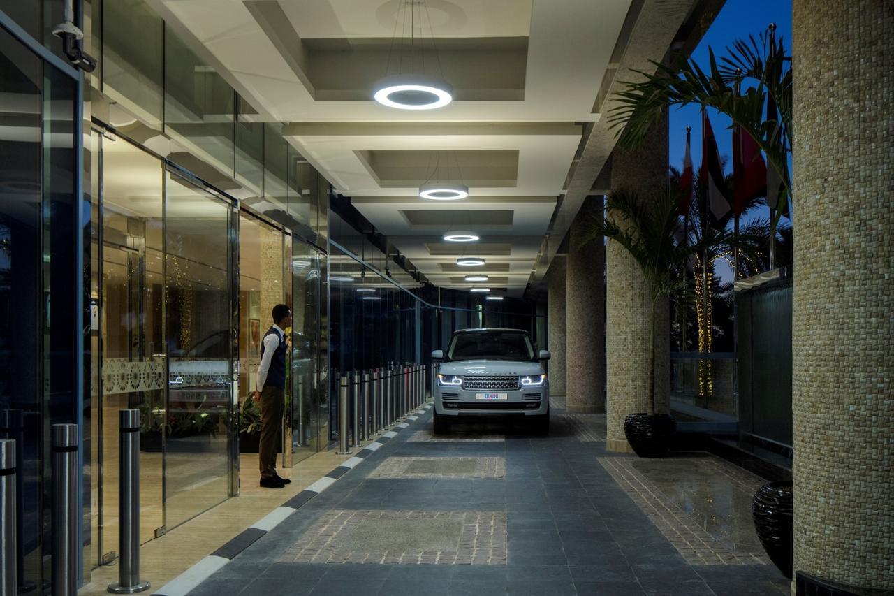 Radisson Blu Hotel Apartment Dubai Silicon Oasis ภายนอก รูปภาพ